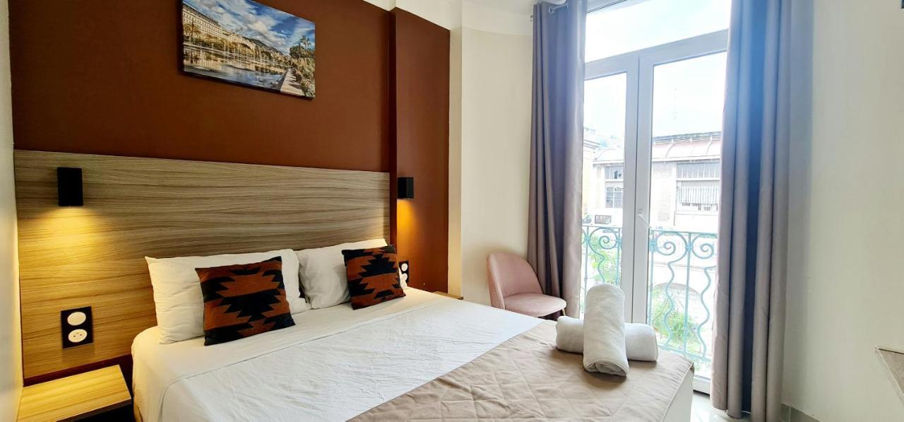 Evelia Hotels Νίκαια Εξωτερικό φωτογραφία