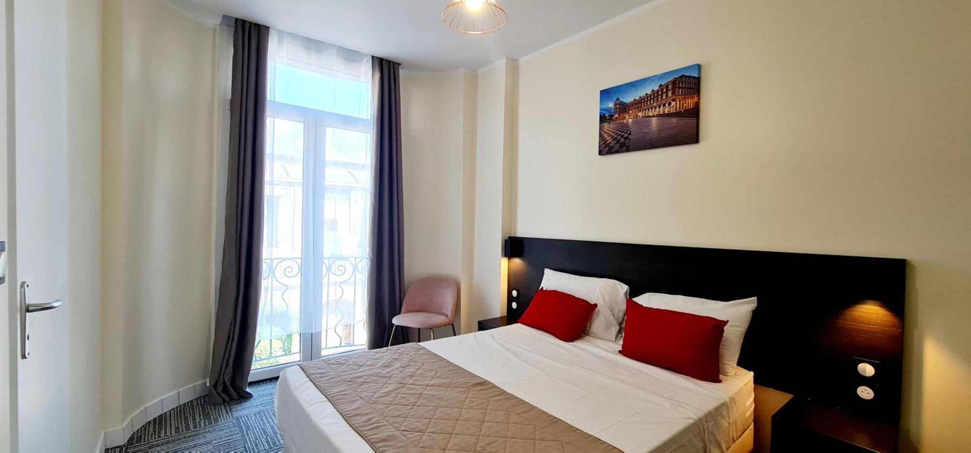 Evelia Hotels Νίκαια Εξωτερικό φωτογραφία