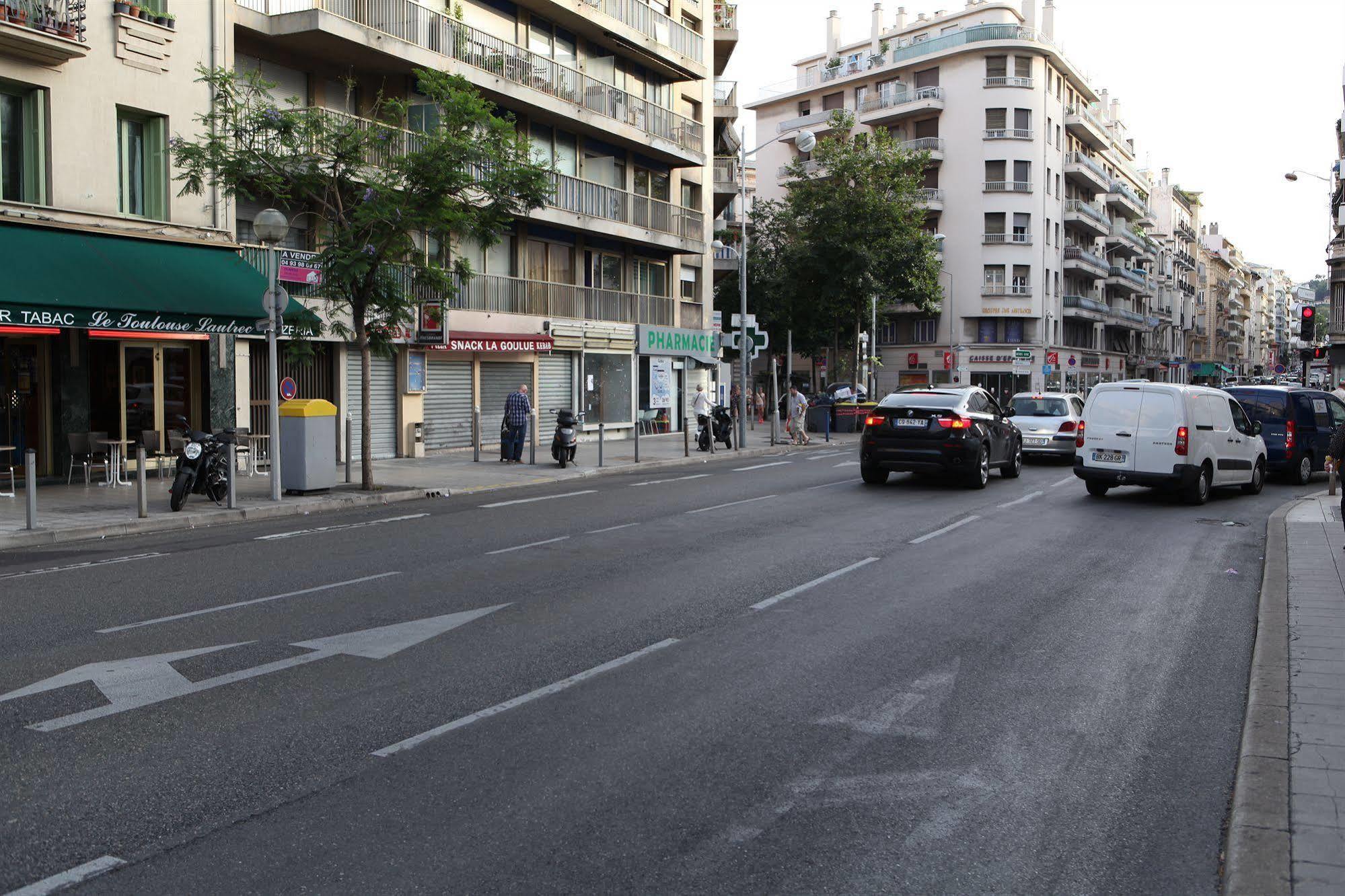 Evelia Hotels Νίκαια Εξωτερικό φωτογραφία